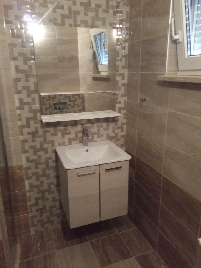 Apartmani Fran Vir Exterior photo
