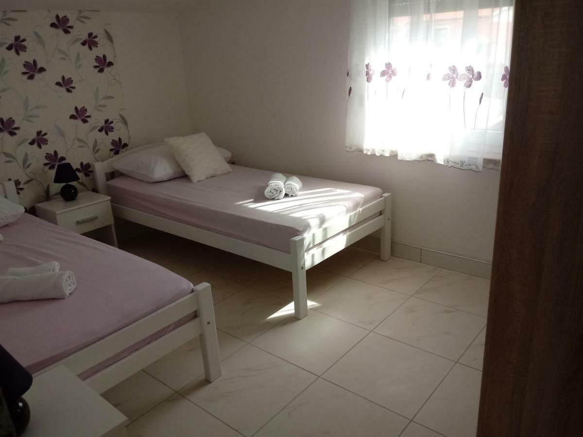 Apartmani Fran Vir Exterior photo