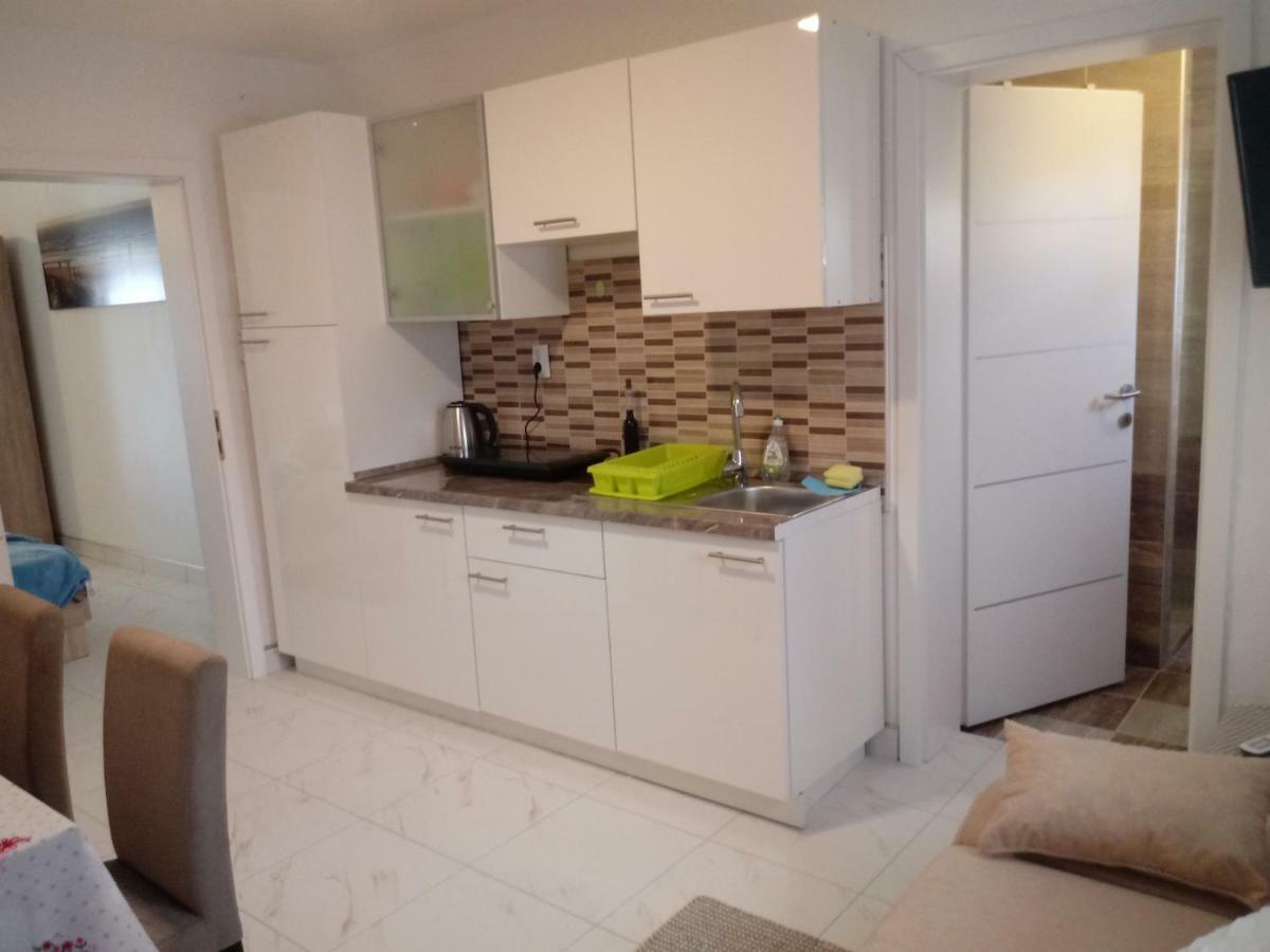 Apartmani Fran Vir Exterior photo